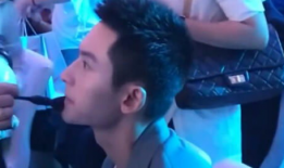 吃瓜娱乐圈的网红,揭秘娱乐圈网红的幕后生活